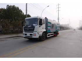 东风大型环卫洗扫车