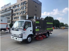 五十铃路面清扫车
