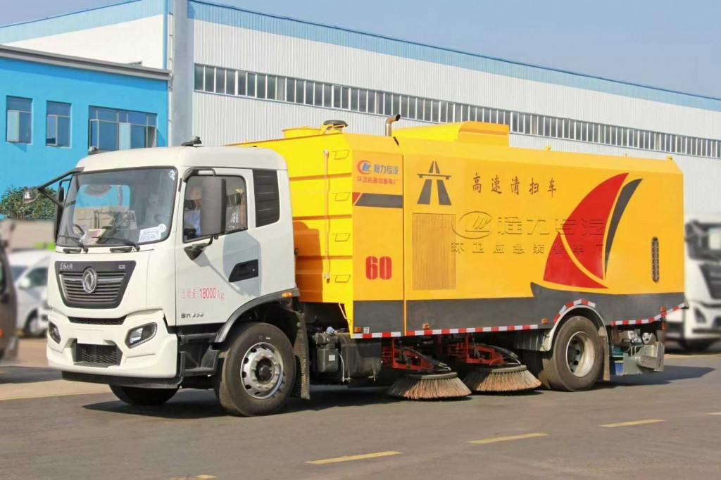 东风天锦路面清扫车