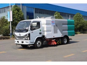 小型马路清扫车