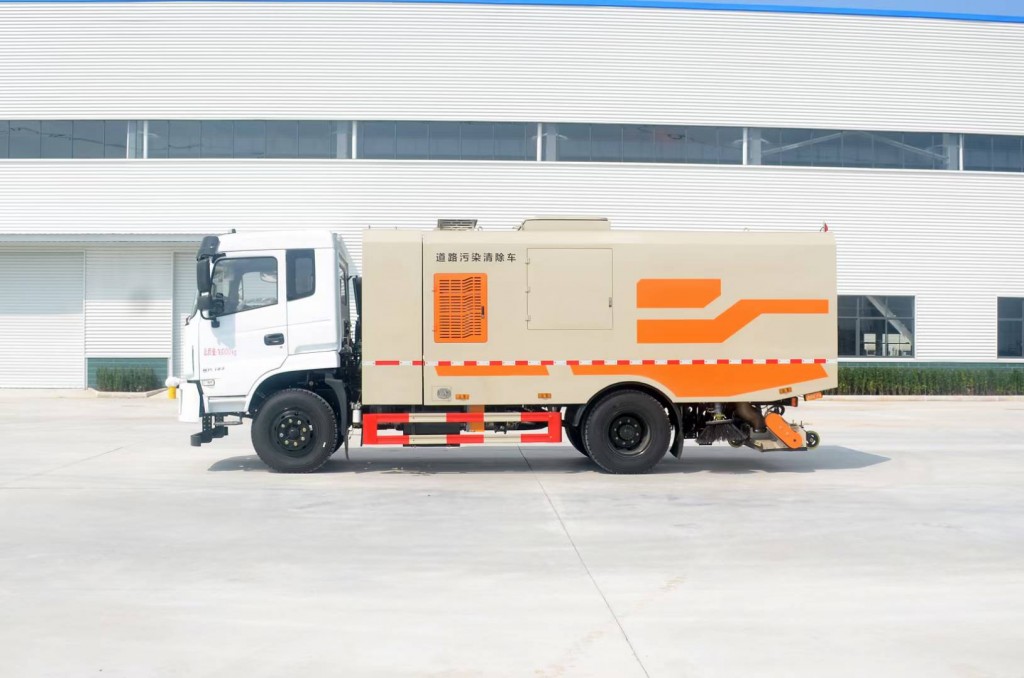 大型道路清扫车
