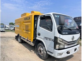 东风小型道路吸尘车