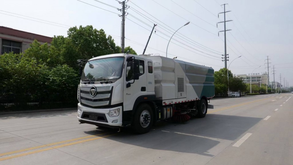 福田路面吸尘车