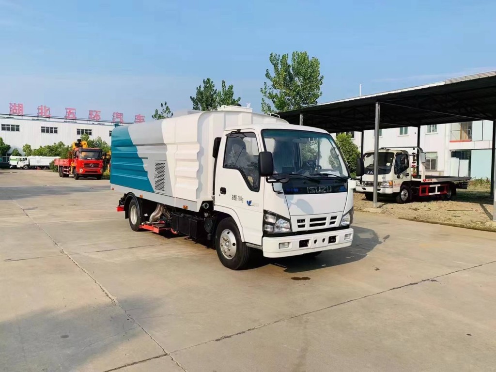 五十铃路面吸尘车