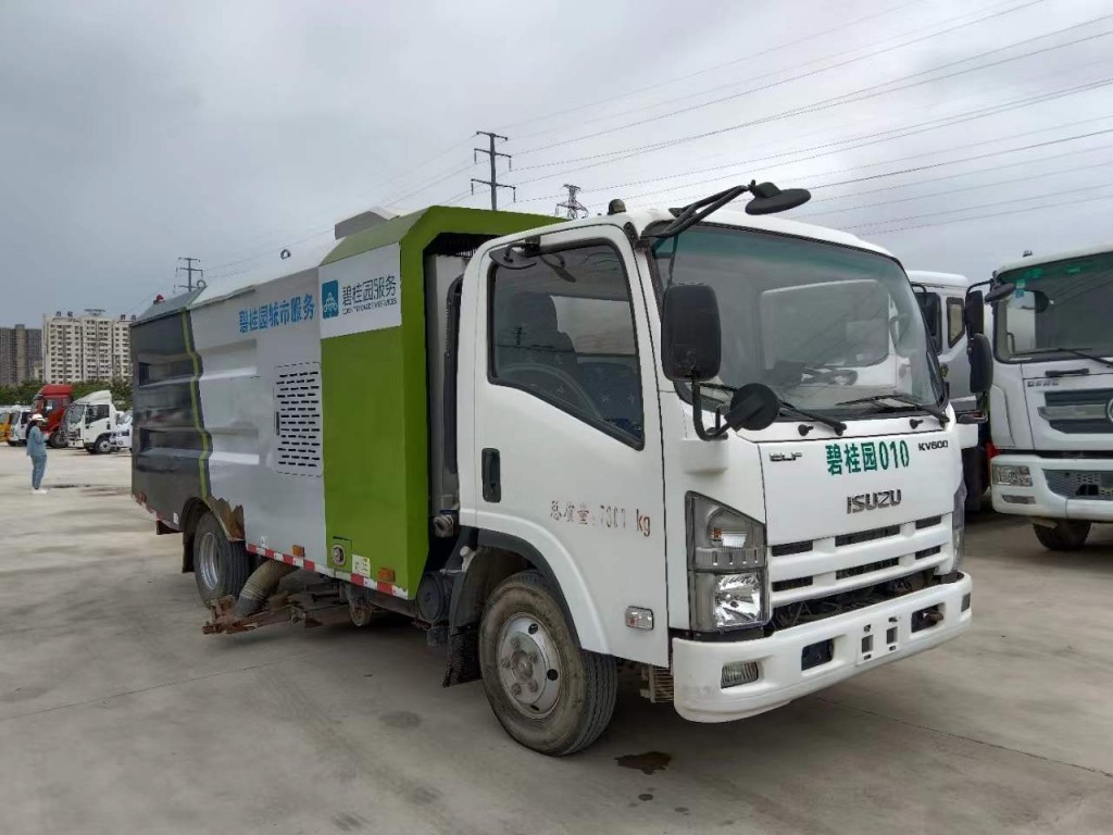 庆铃真空吸尘车