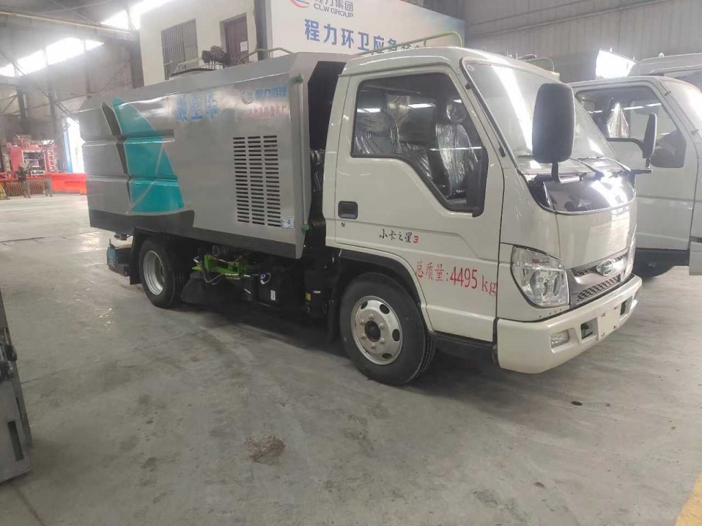 福田道路真空吸尘车