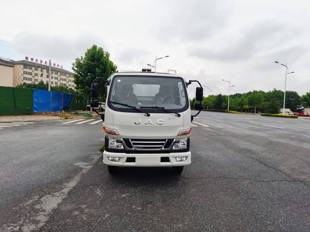 江淮道路真空吸尘车