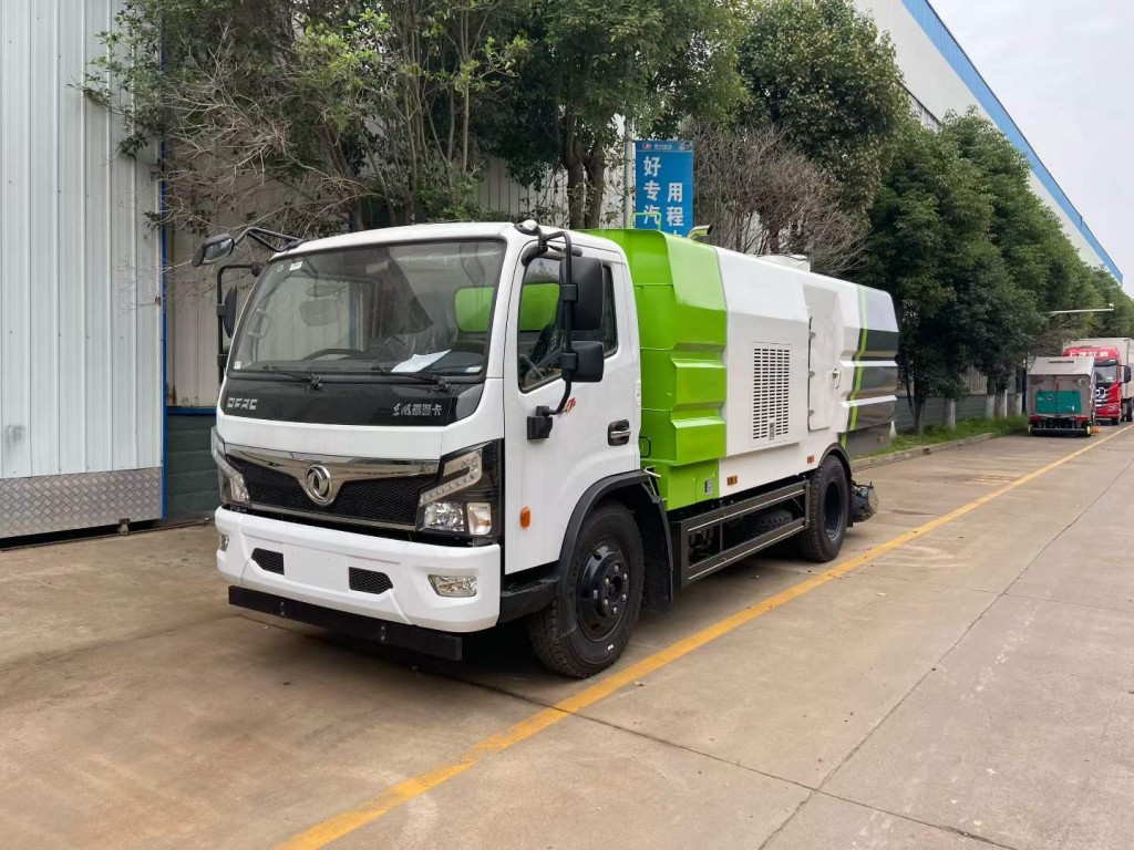 东风吸尘扫地车
