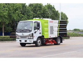 小型扫地车