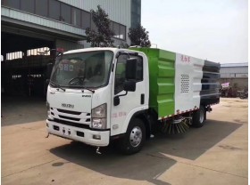 庆铃吸尘扫地车