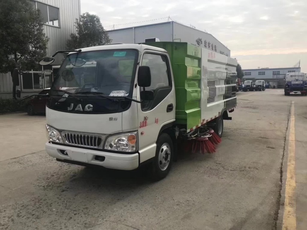 江淮环卫扫路车
