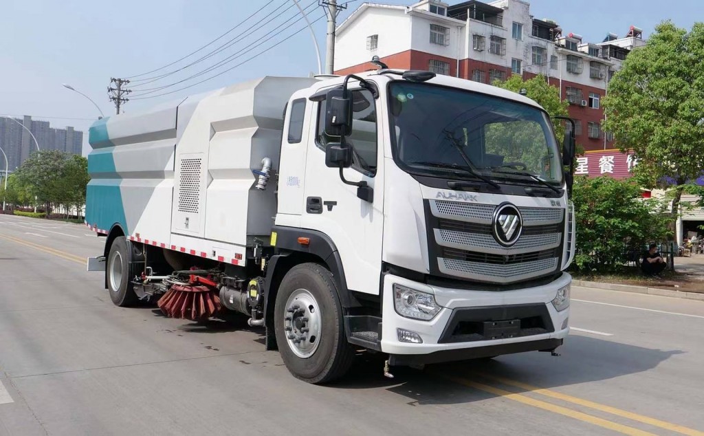 福田欧马可扫路车