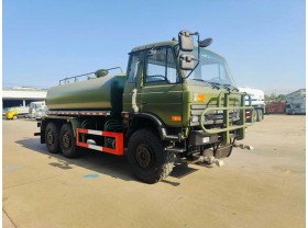 越野洒水车