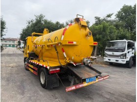 多功能排涝吸污车