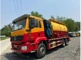 陕汽吸污车