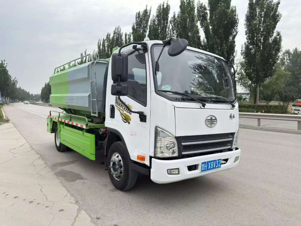 解放疏通吸污车