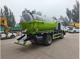 153吸污车